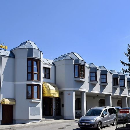Hotel Laguna Ceske Budejovice Dış mekan fotoğraf
