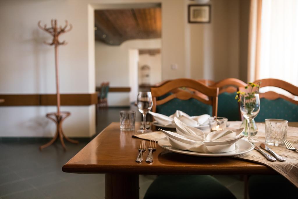 Hotel Laguna Ceske Budejovice Dış mekan fotoğraf